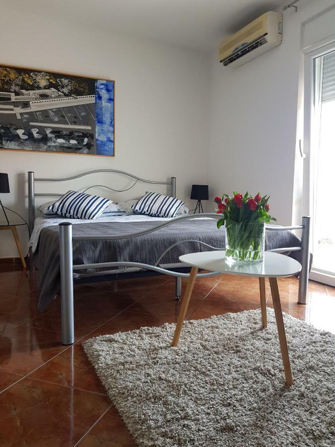 Studio Legend Rovinj Exterior photo